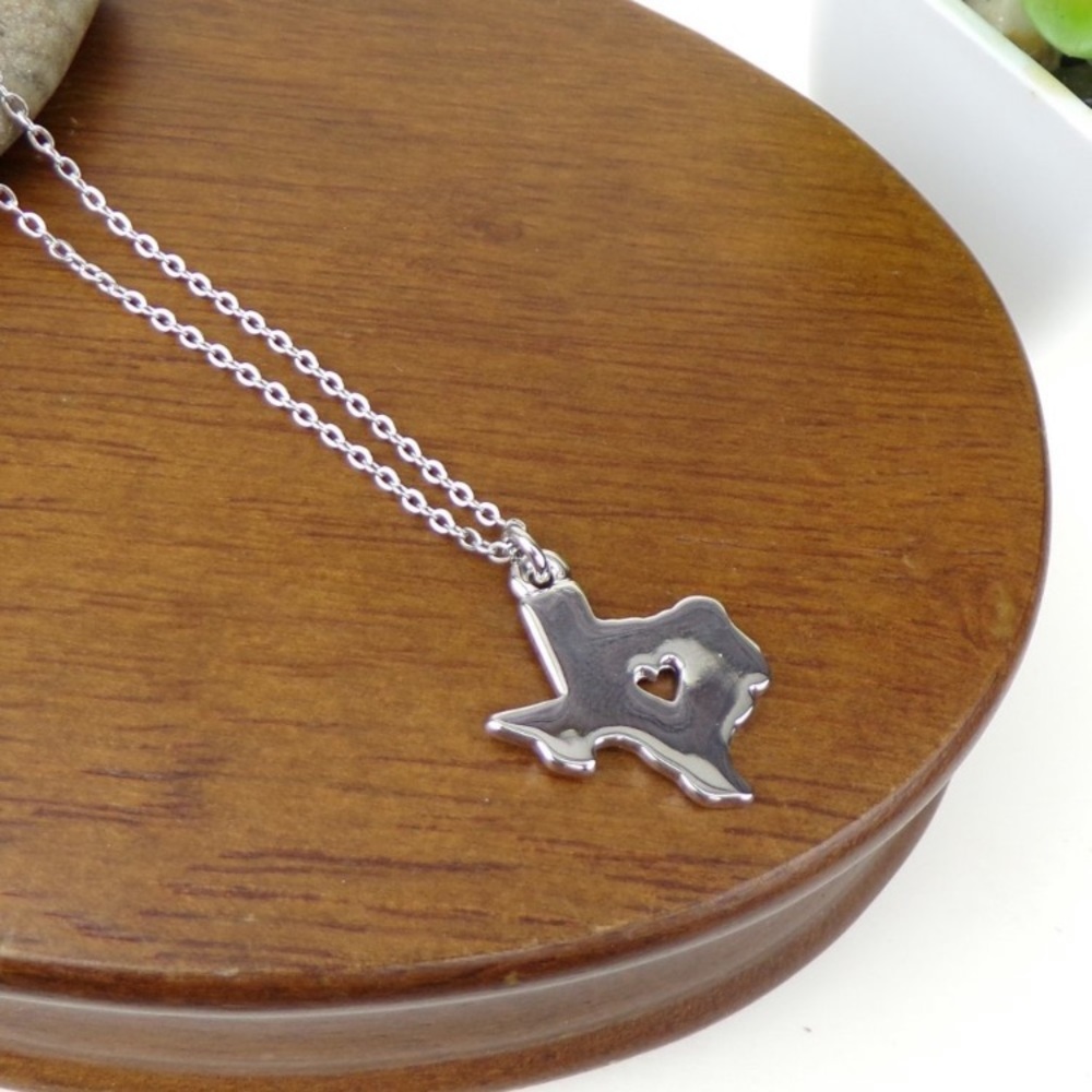 Silver Tone Texas State Charm Necklace.